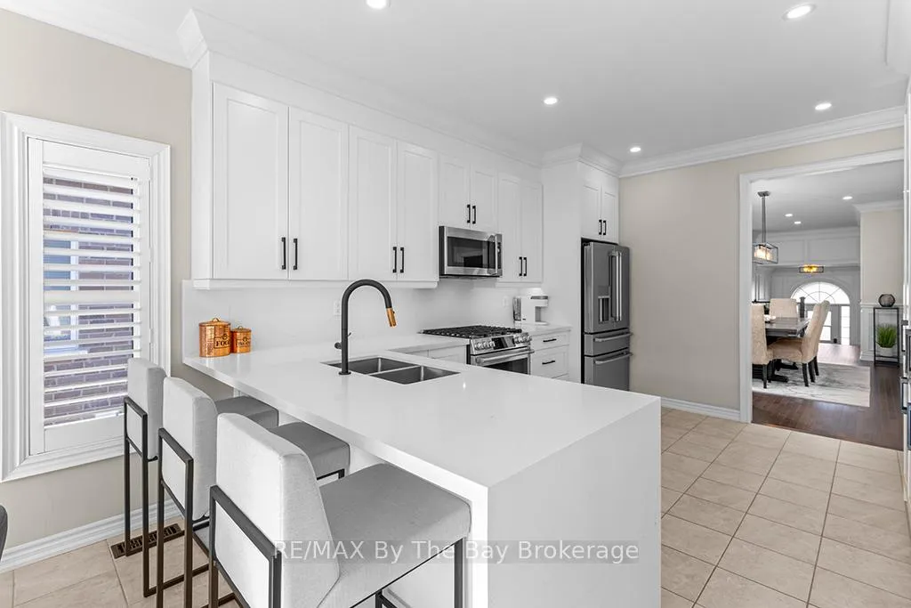 Photo 9 of 6 Academy Avenue, Wasaga Beach — HOMEH