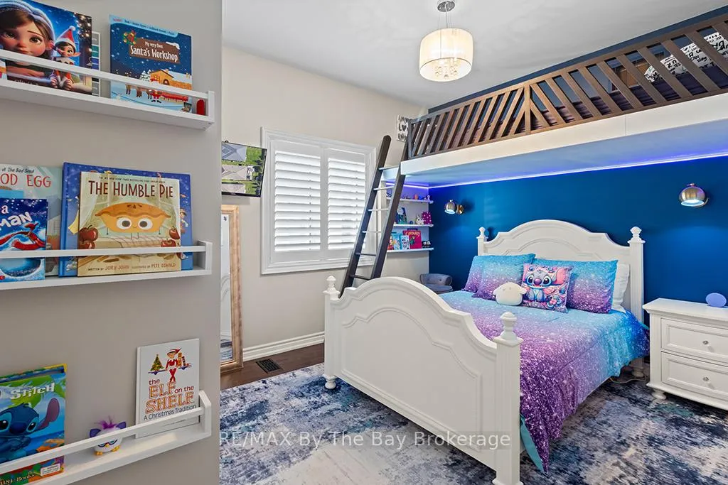 Photo 18 of 6 Academy Avenue, Wasaga Beach — HOMEH