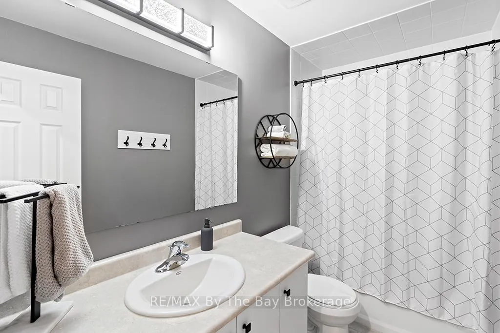 Photo 23 of 6 Academy Avenue, Wasaga Beach — HOMEH