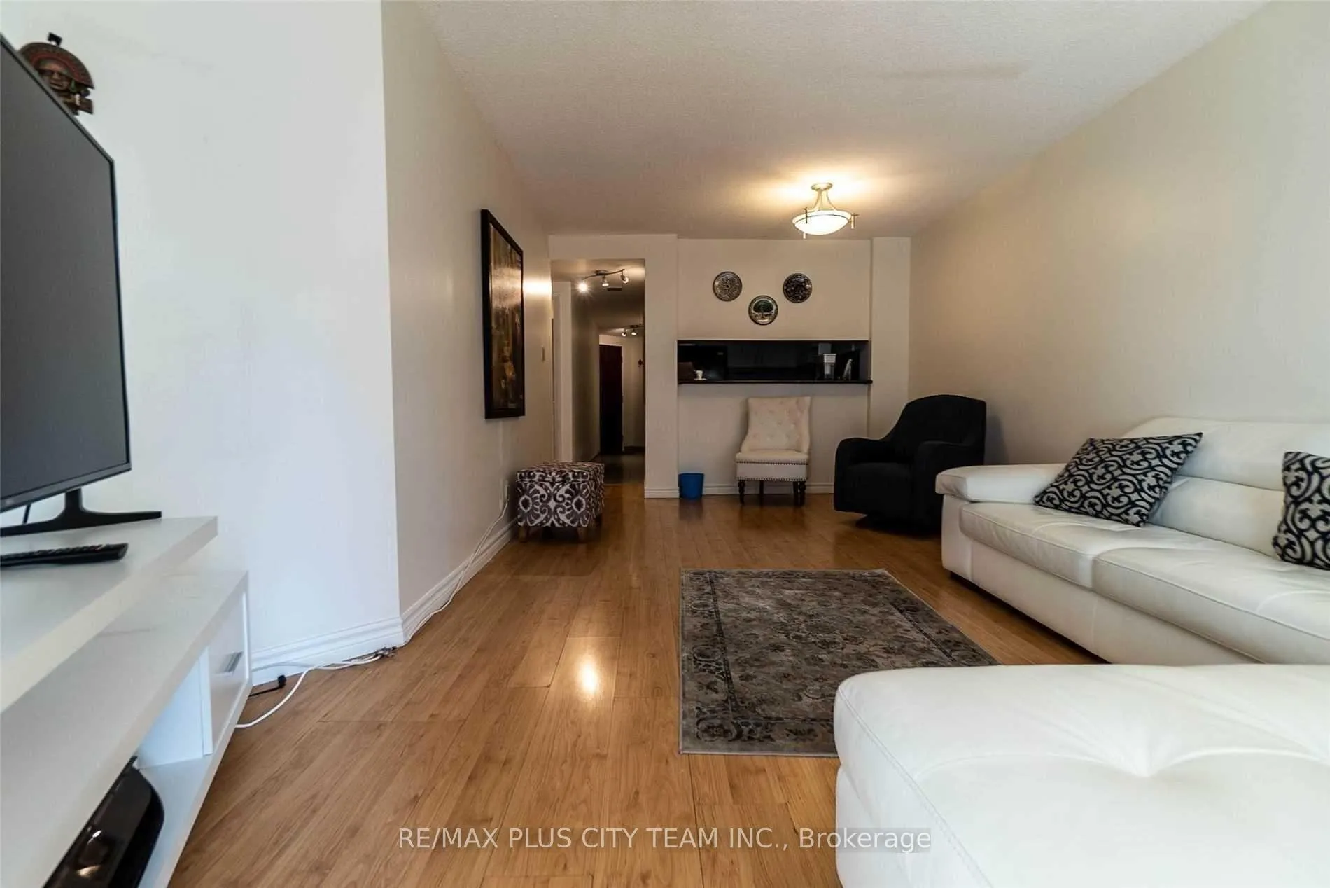 Photo 3 of Unit 708, 717 Bay Street, Toronto, Bay Street Corridor — HOMEH