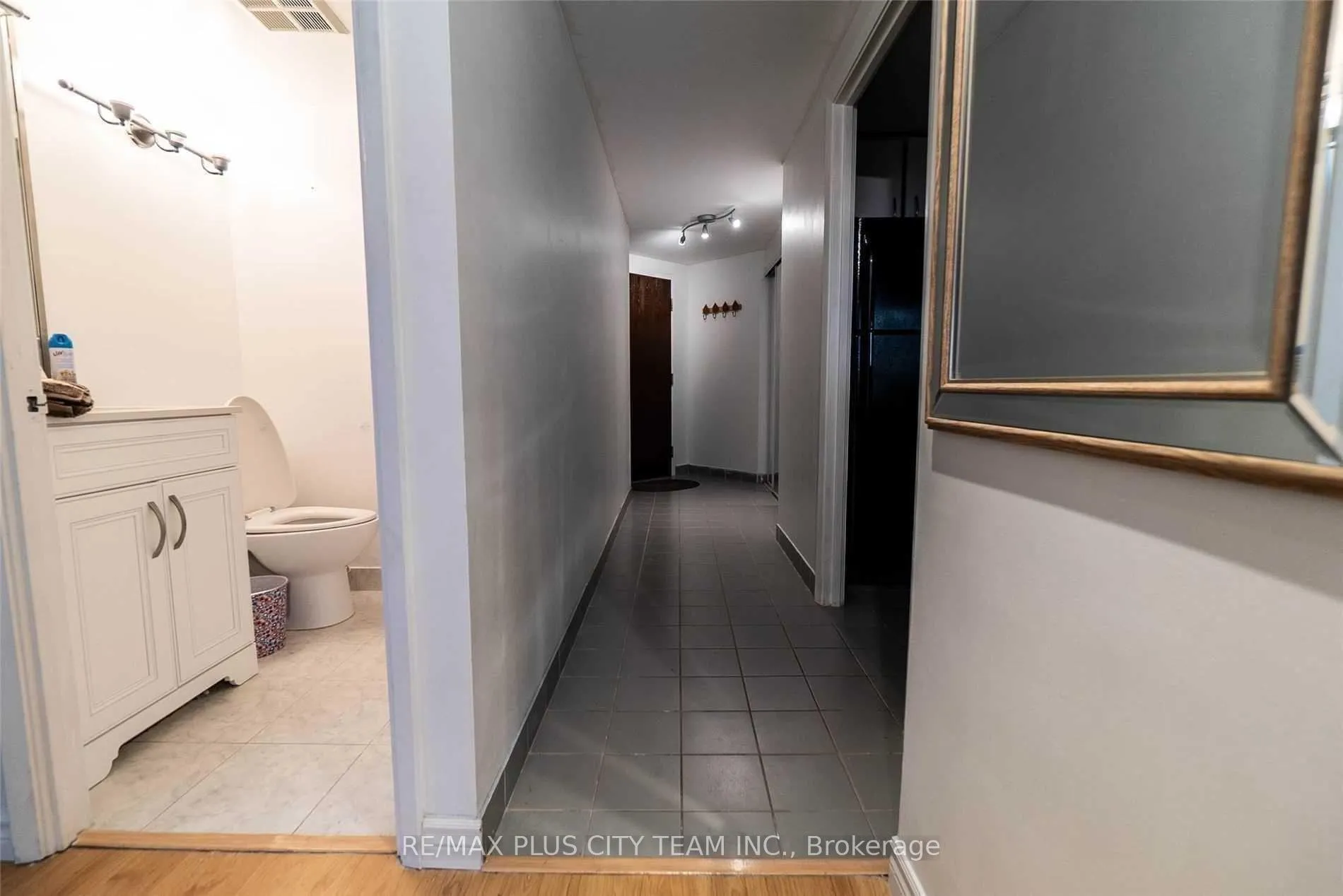 Photo 12 of Unit 708, 717 Bay Street, Toronto, Bay Street Corridor — HOMEH