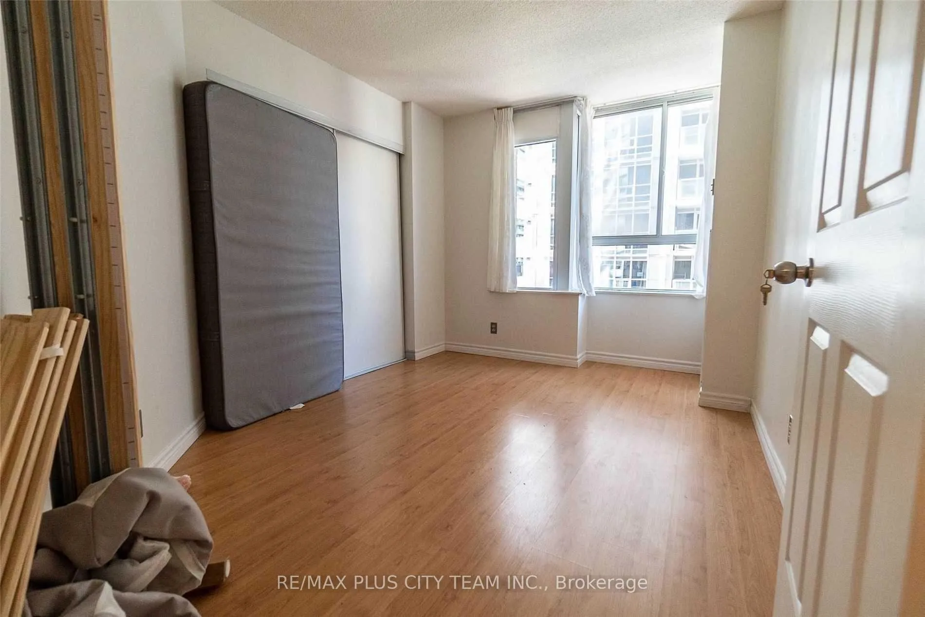 Photo 13 of Unit 708, 717 Bay Street, Toronto, Bay Street Corridor — HOMEH