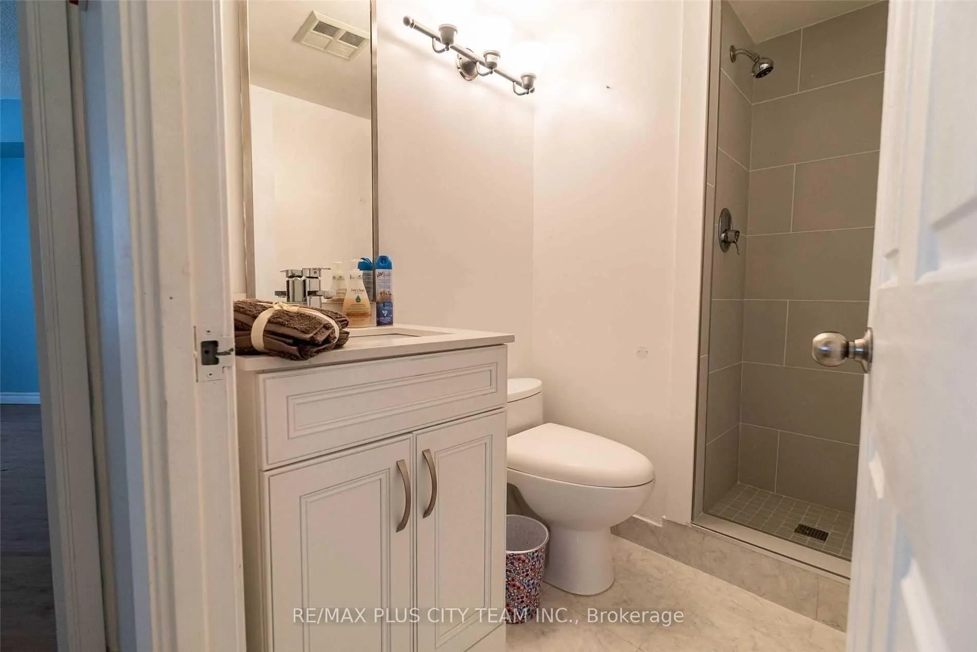 Photo 22 of Unit 708, 717 Bay Street, Toronto, Bay Street Corridor — HOMEH