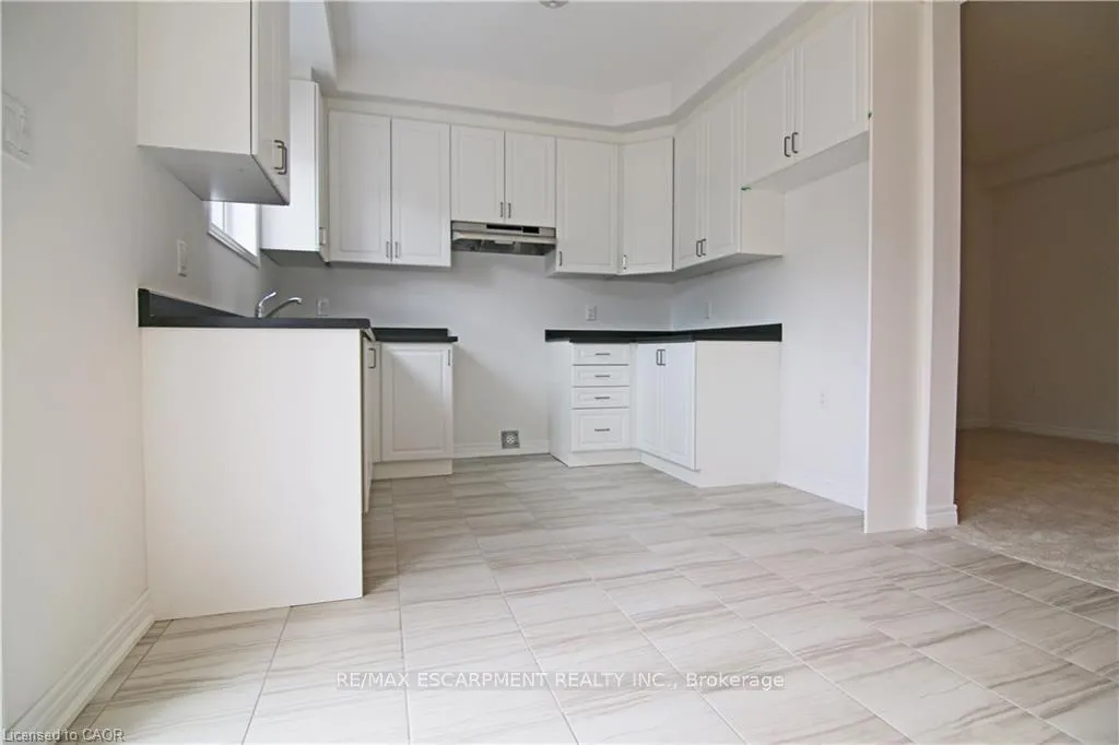 Photo 6 of 204 Lormont Boulevard, Hamilton, Stoney Creek Mountain — HOMEH