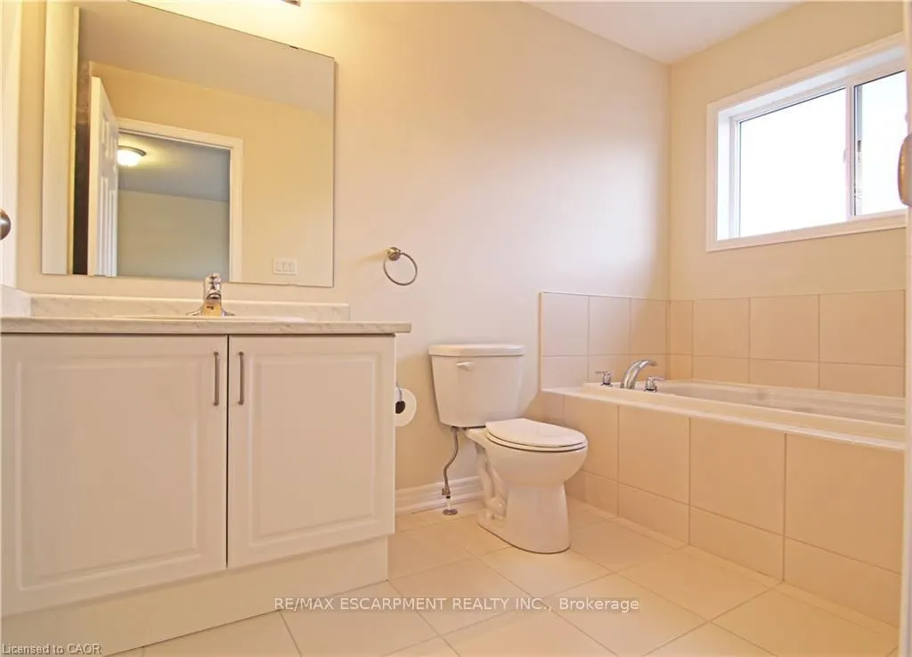 Photo 9 of 204 Lormont Boulevard, Hamilton, Stoney Creek Mountain — HOMEH