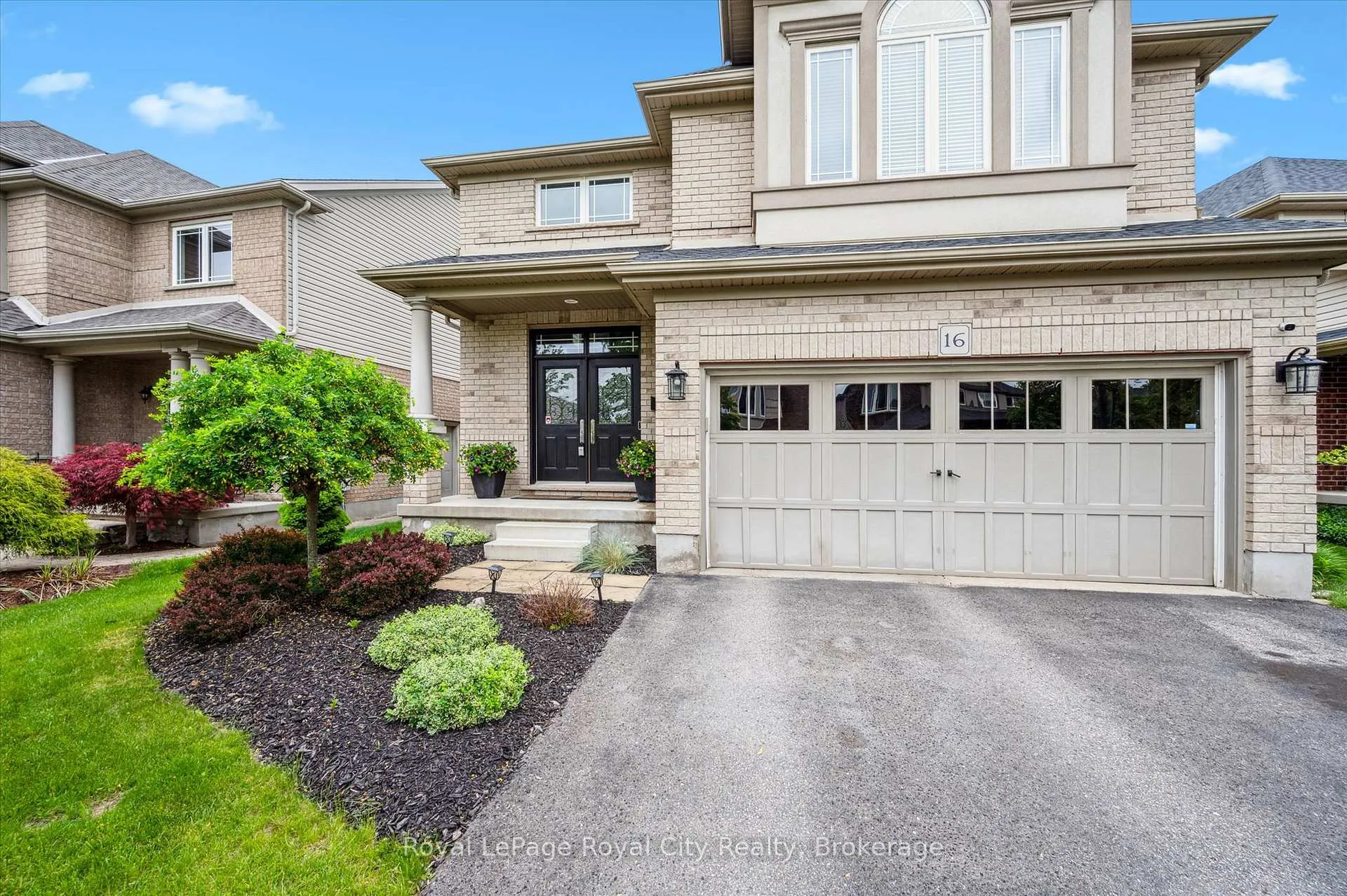 Photo 2 of 16 Hall Avenue, Guelph, Pineridge/Westminster Woods — HOMEH
