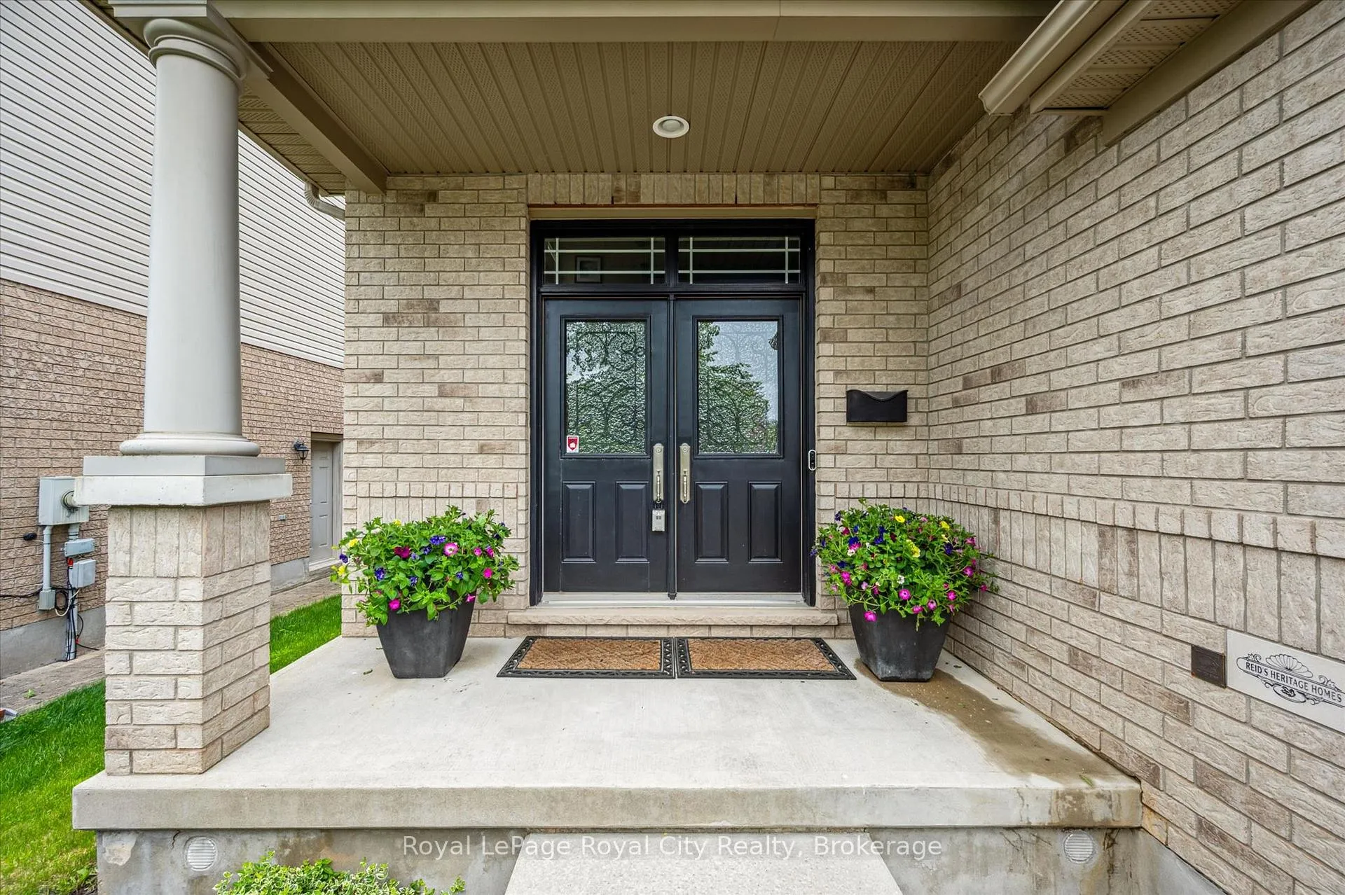 Photo 3 of 16 Hall Avenue, Guelph, Pineridge/Westminster Woods — HOMEH
