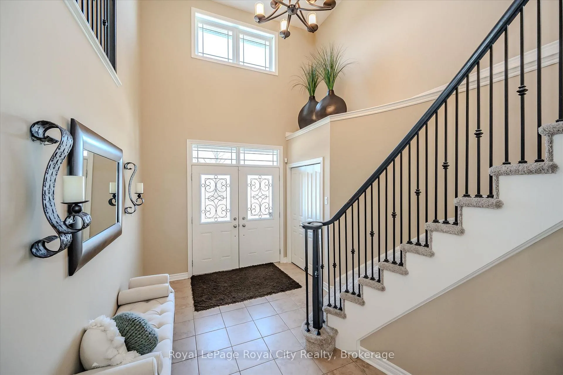 Photo 4 of 16 Hall Avenue, Guelph, Pineridge/Westminster Woods — HOMEH