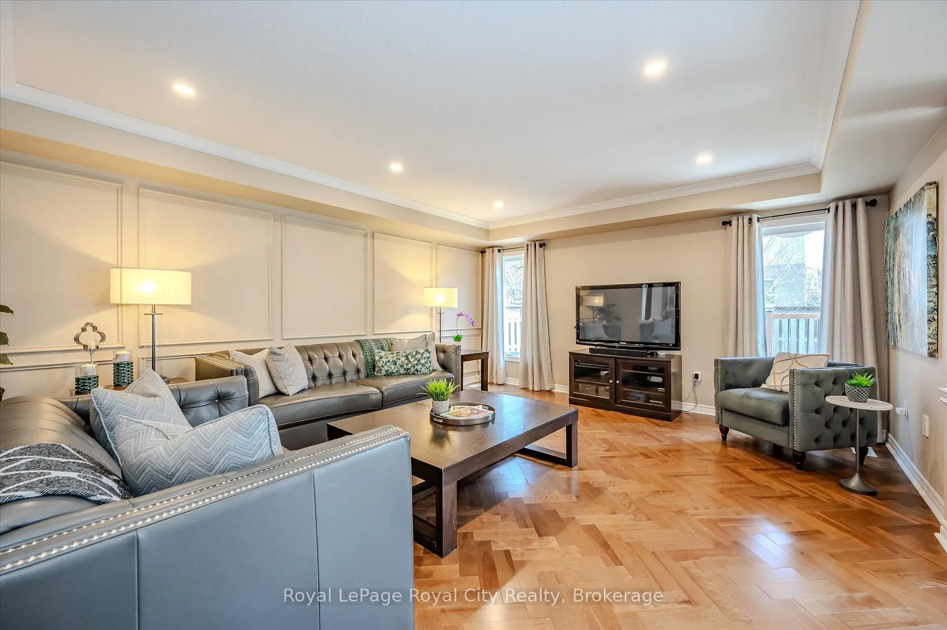 Photo 8 of 16 Hall Avenue, Guelph, Pineridge/Westminster Woods — HOMEH