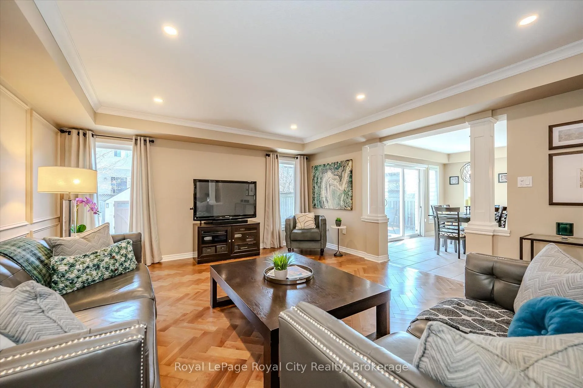 Photo 9 of 16 Hall Avenue, Guelph, Pineridge/Westminster Woods — HOMEH