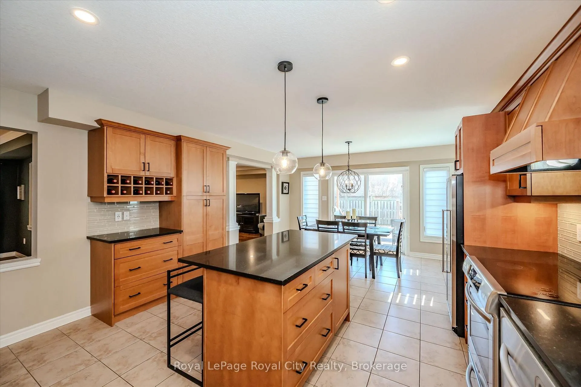 Photo 16 of 16 Hall Avenue, Guelph, Pineridge/Westminster Woods — HOMEH
