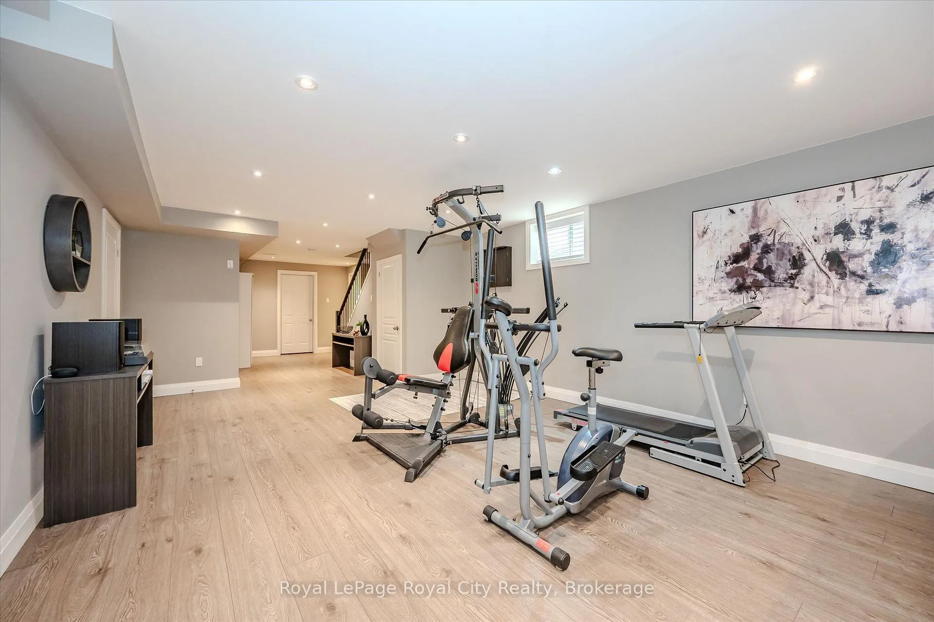 Photo 35 of 16 Hall Avenue, Guelph, Pineridge/Westminster Woods — HOMEH