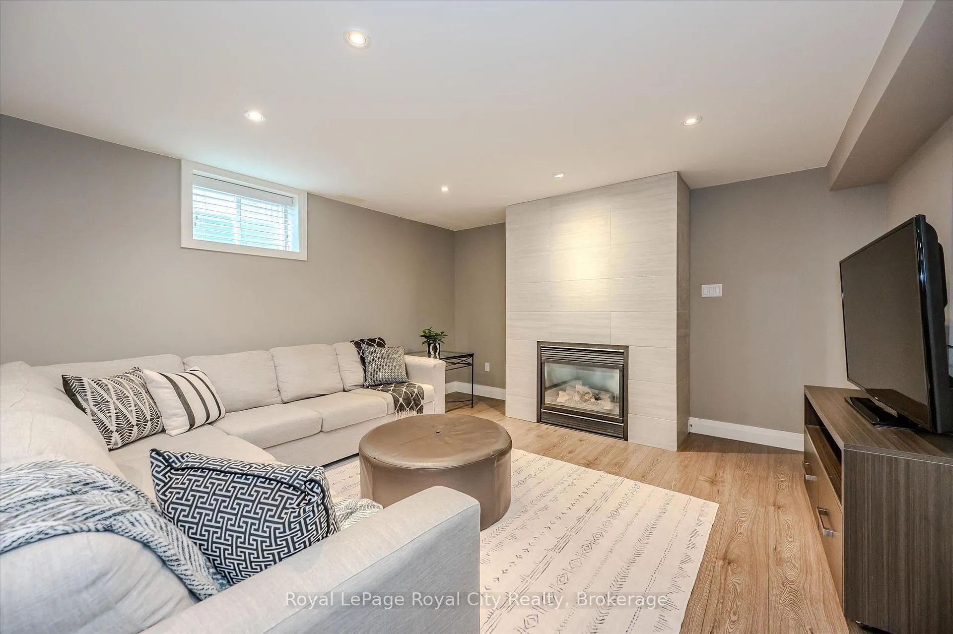 Photo 37 of 16 Hall Avenue, Guelph, Pineridge/Westminster Woods — HOMEH