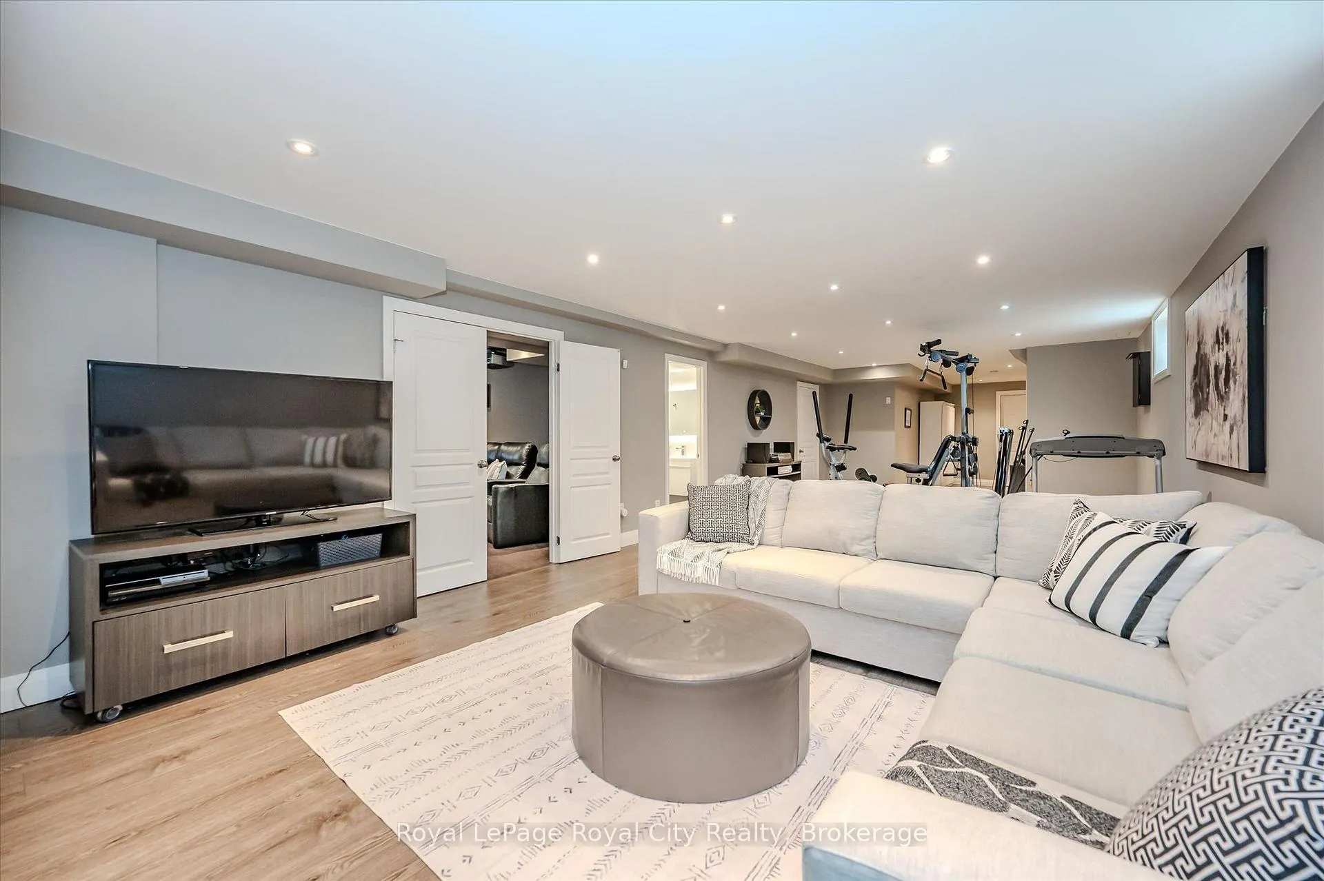 Photo 38 of 16 Hall Avenue, Guelph, Pineridge/Westminster Woods — HOMEH