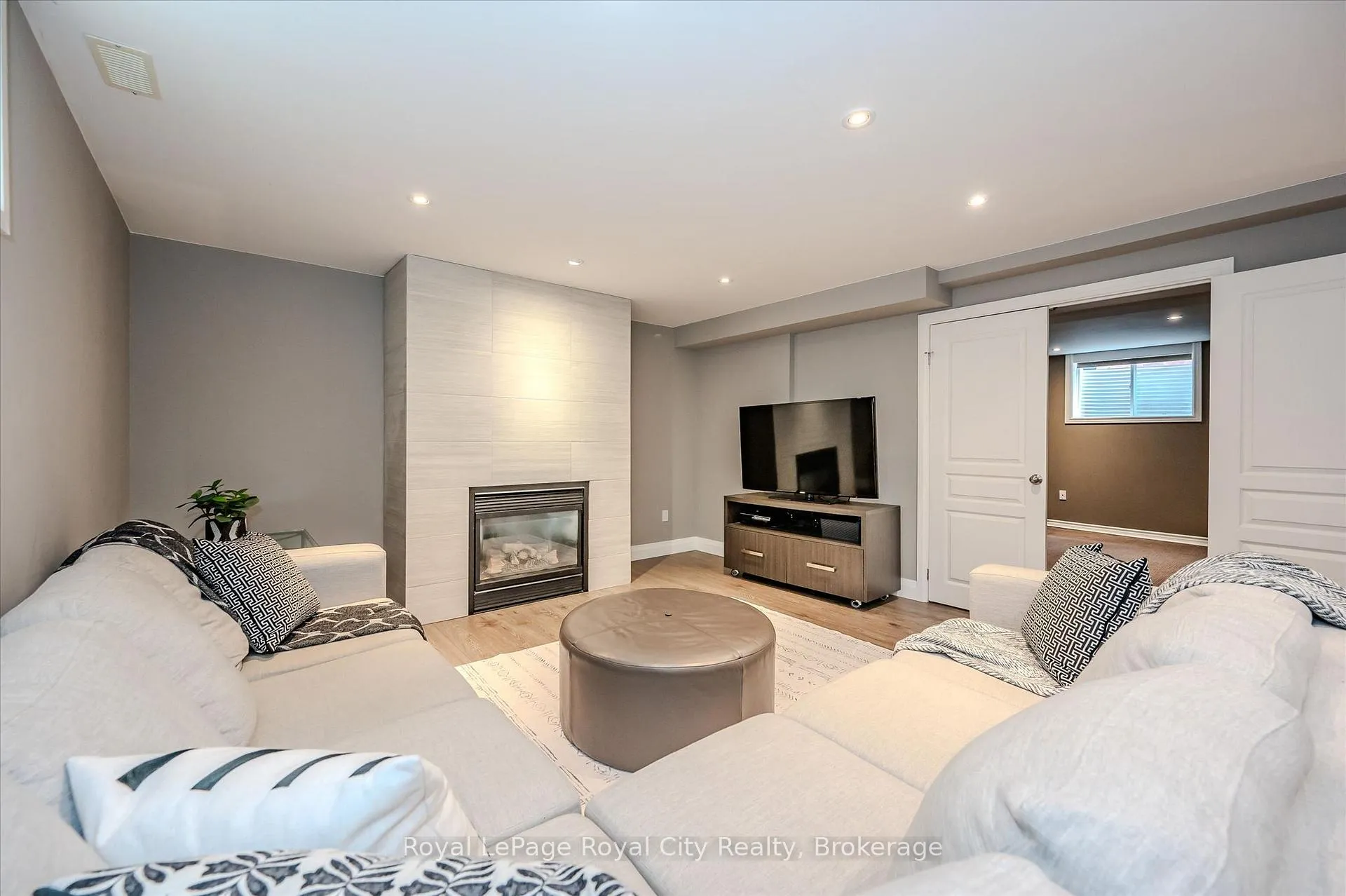 Photo 50 of 16 Hall Avenue, Guelph, Pineridge/Westminster Woods — HOMEH