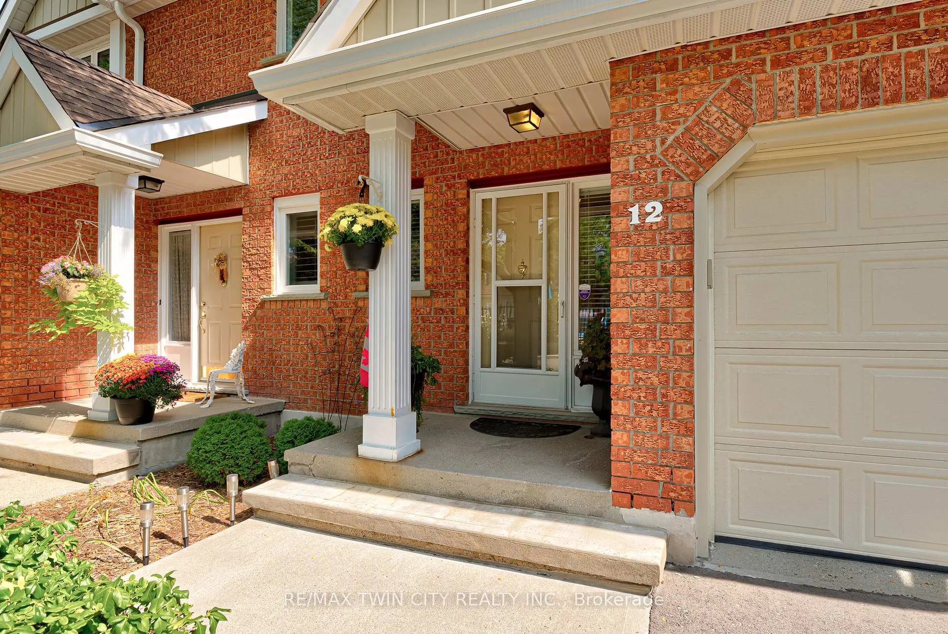 Photo 4 of Unit 12, 523 Beechwood Drive, Waterloo, Beechwood West — HOMEH