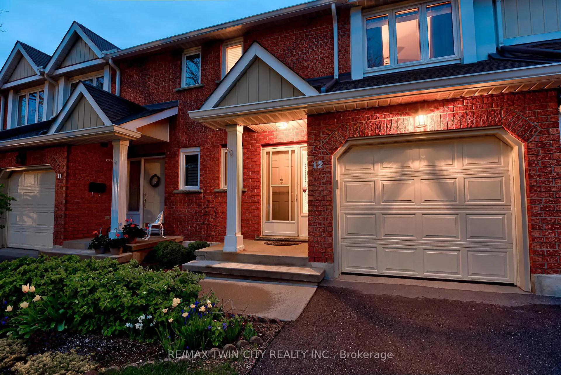Photo 5 of Unit 12, 523 Beechwood Drive, Waterloo, Beechwood West — HOMEH