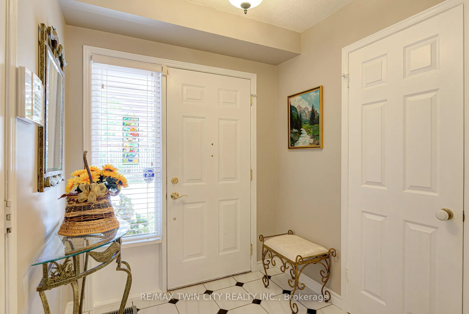 Photo 7 of Unit 12, 523 Beechwood Drive, Waterloo, Beechwood West — HOMEH