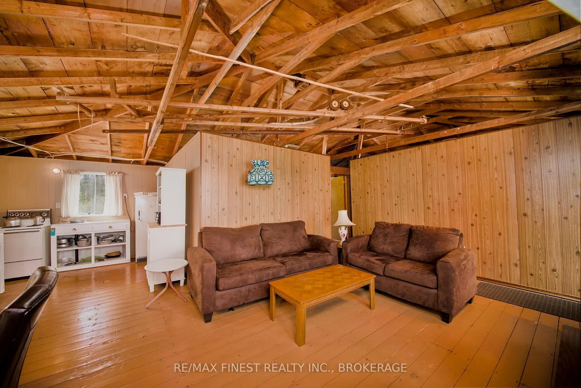 Photo 5 of 9300 Front Road, Frontenac Islands, The Islands — HOMEH