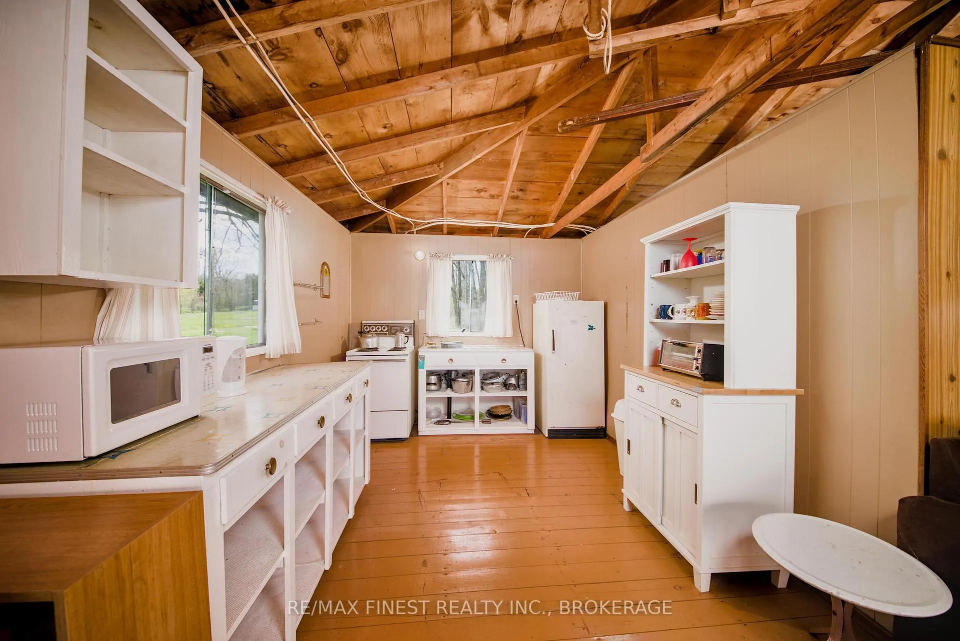 Photo 6 of 9300 Front Road, Frontenac Islands, The Islands — HOMEH