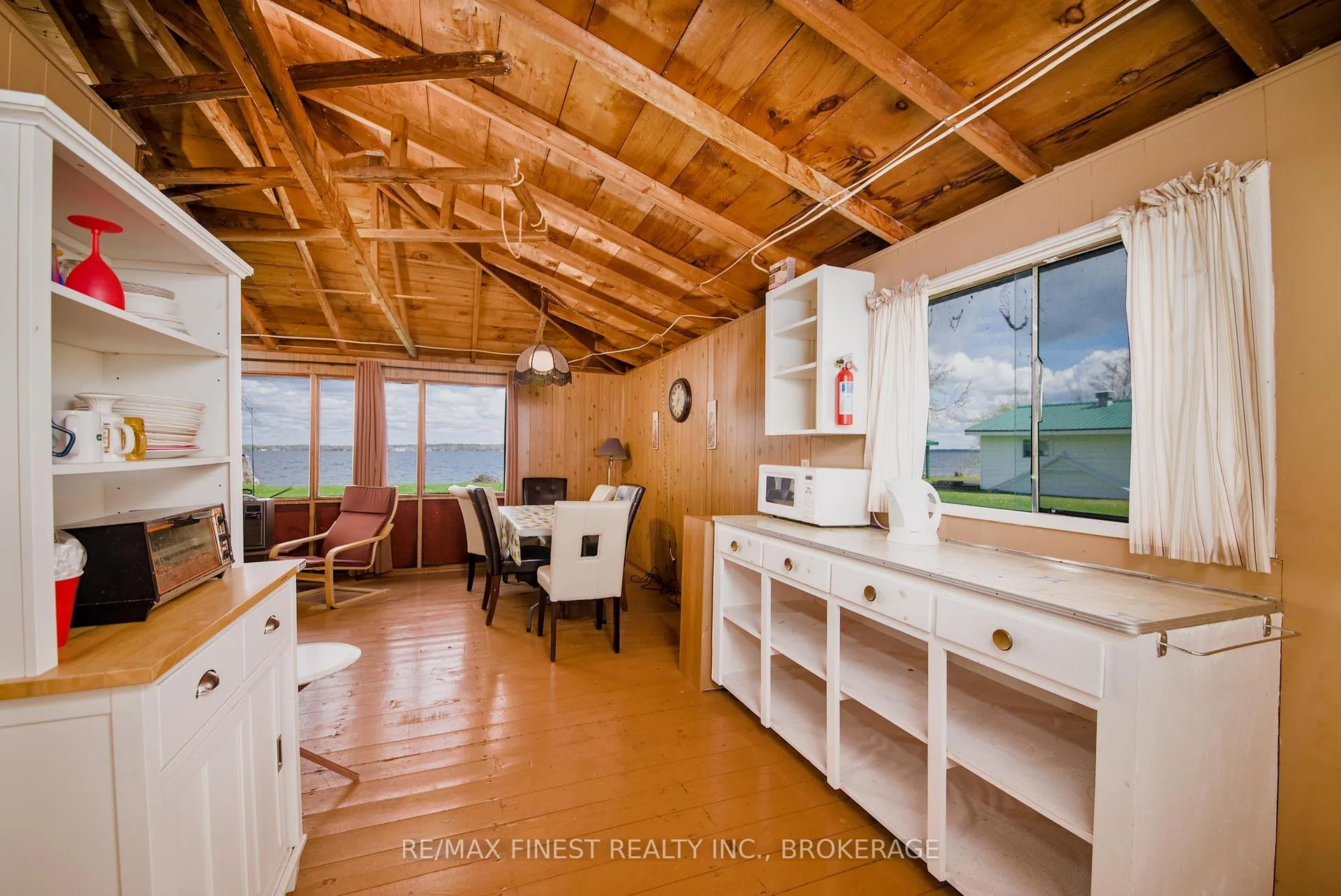 Photo 7 of 9300 Front Road, Frontenac Islands, The Islands — HOMEH