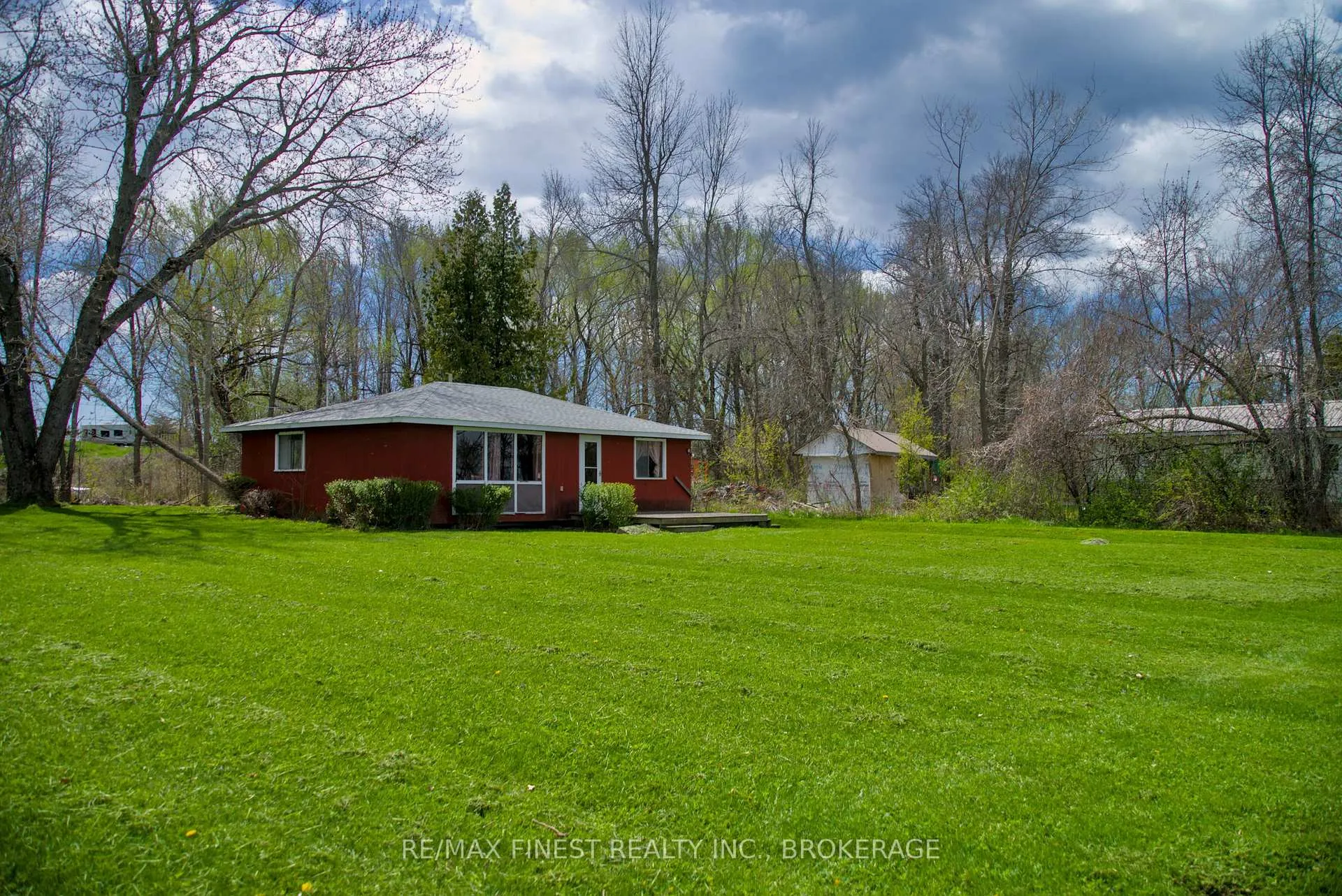 Photo 14 of 9300 Front Road, Frontenac Islands, The Islands — HOMEH