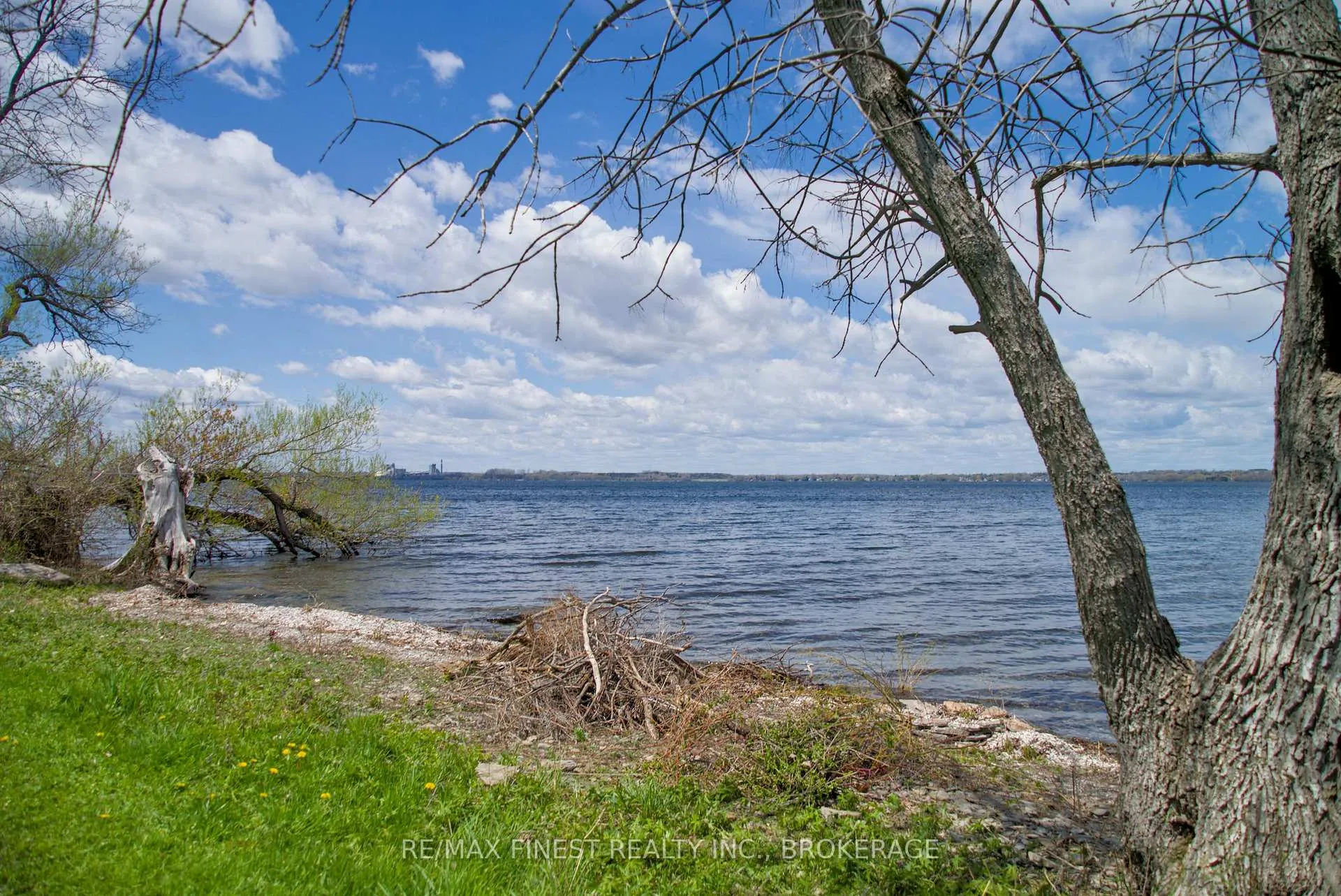 Photo 18 of 9300 Front Road, Frontenac Islands, The Islands — HOMEH