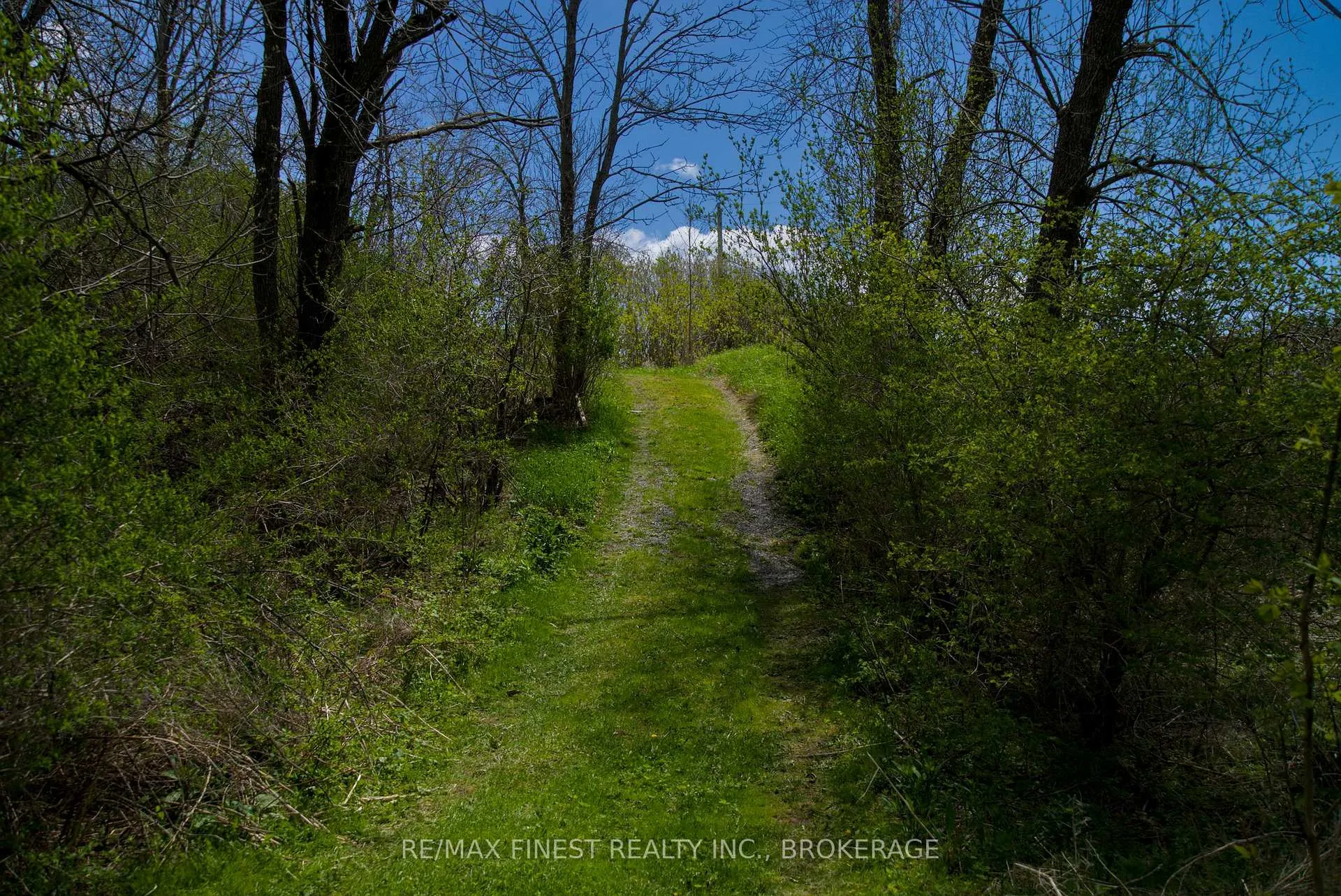 Photo 19 of 9300 Front Road, Frontenac Islands, The Islands — HOMEH