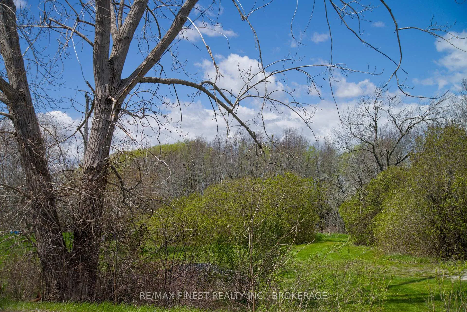 Photo 23 of 9300 Front Road, Frontenac Islands, The Islands — HOMEH