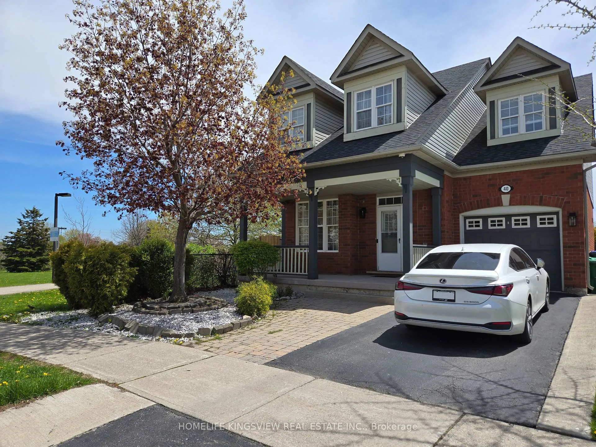 Front of 40 Vista Green Crescent