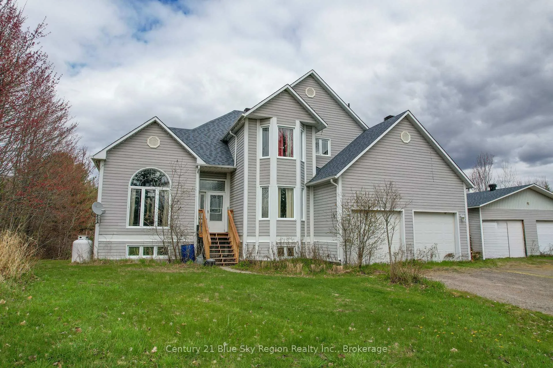 Photo 1 of 879 Callander Bay Drive, Callander — HOMEH