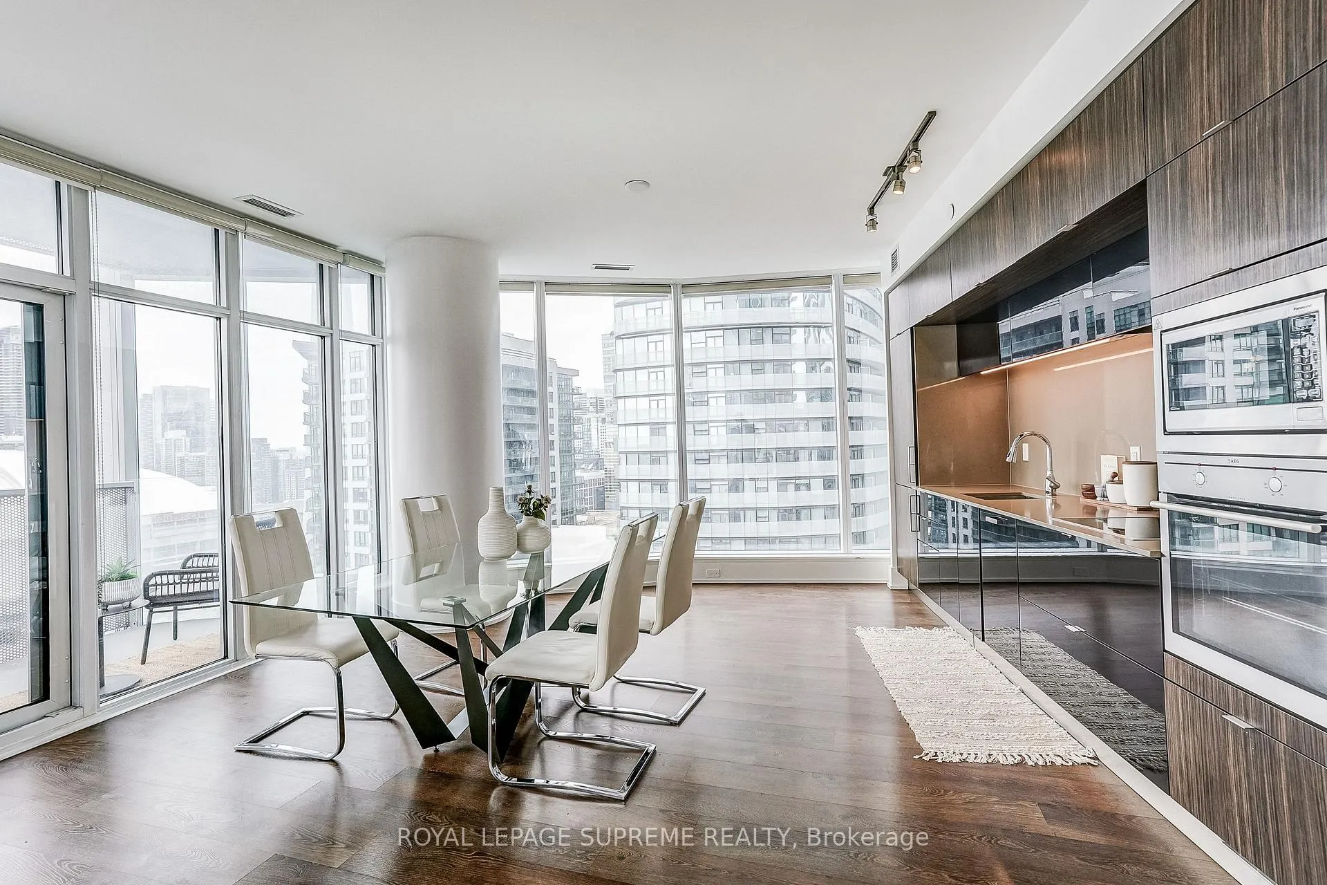 Photo 5 of Unit 3010, 10 York Street, Toronto, Waterfront Communities — HOMEH