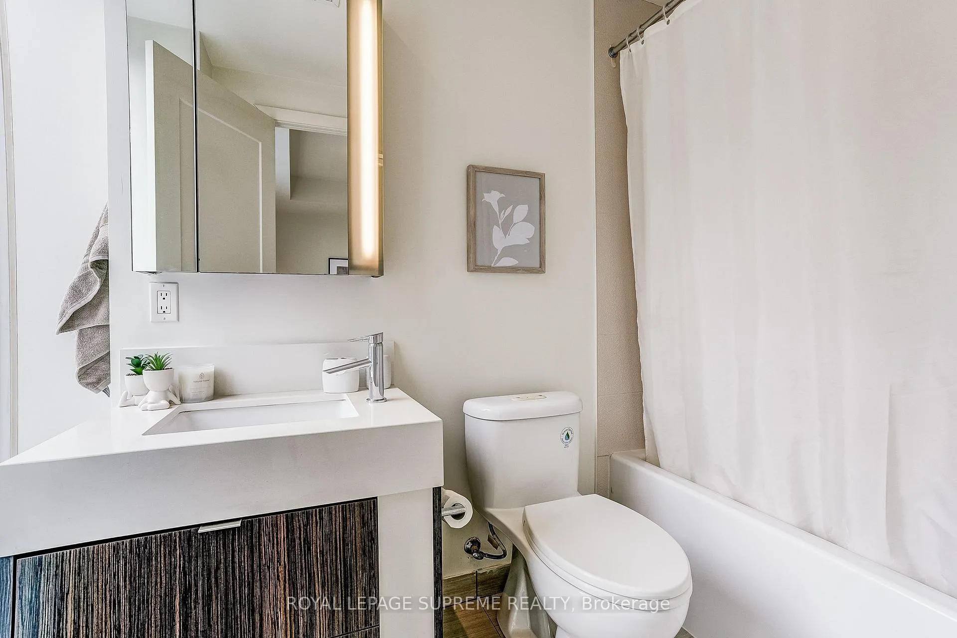 Photo 13 of Unit 3010, 10 York Street, Toronto, Waterfront Communities — HOMEH
