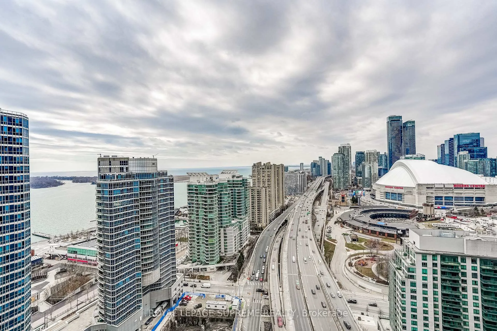 Photo 27 of Unit 3010, 10 York Street, Toronto, Waterfront Communities — HOMEH