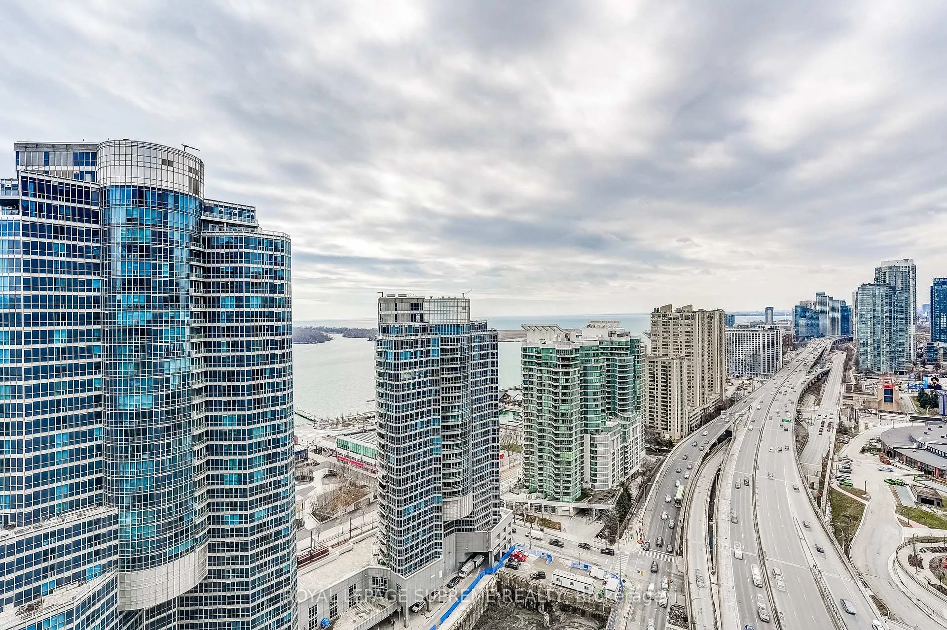 Photo 28 of Unit 3010, 10 York Street, Toronto, Waterfront Communities — HOMEH