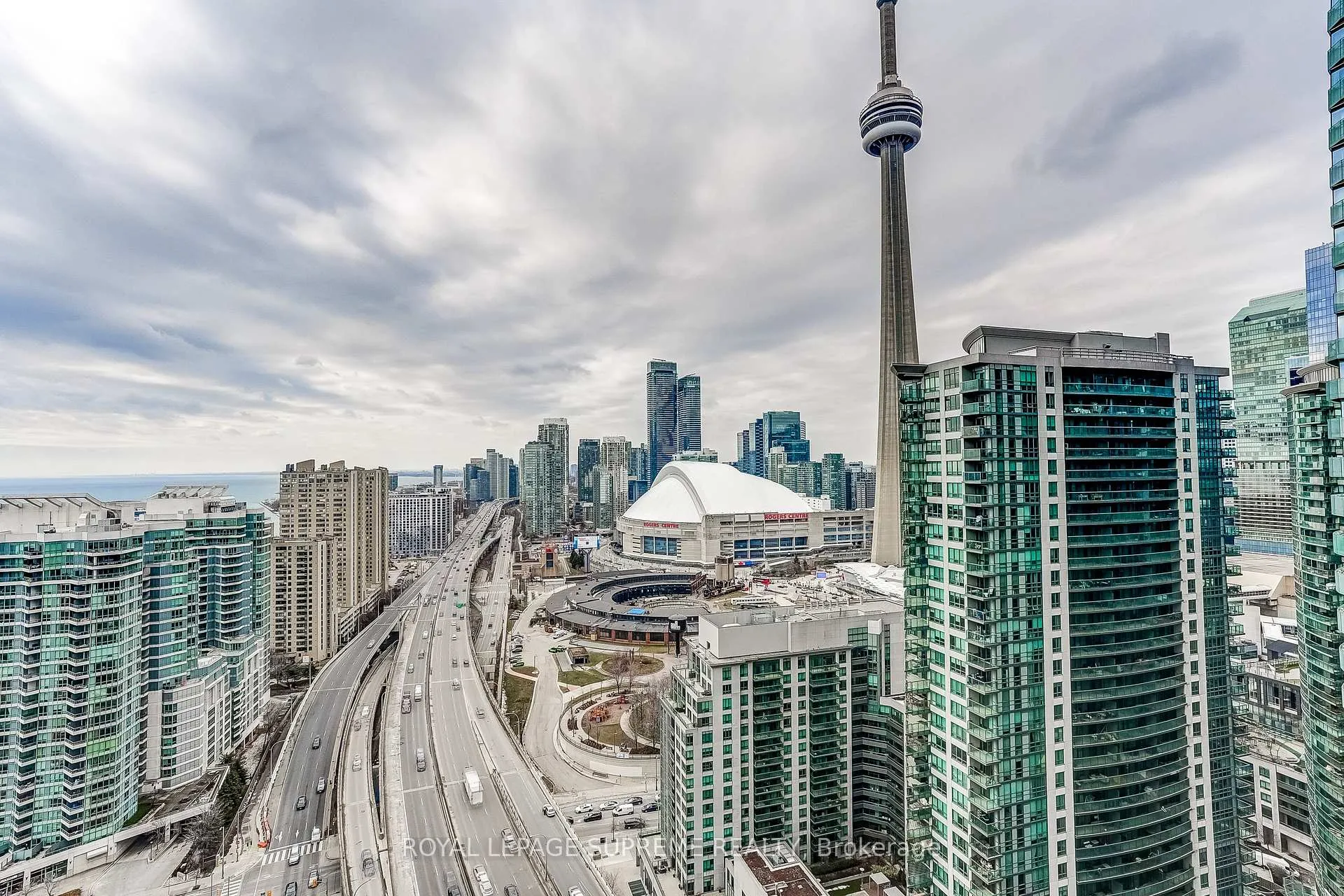 Photo 29 of Unit 3010, 10 York Street, Toronto, Waterfront Communities — HOMEH