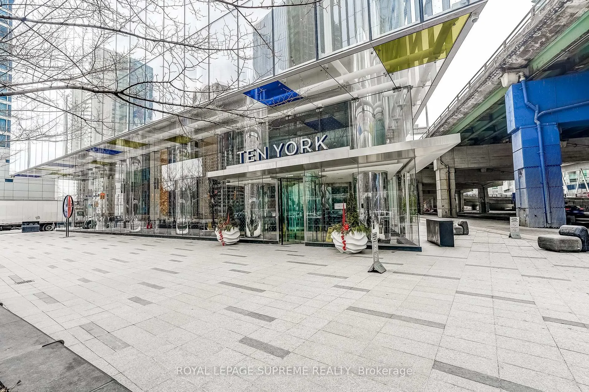 Photo 32 of Unit 3010, 10 York Street, Toronto, Waterfront Communities — HOMEH