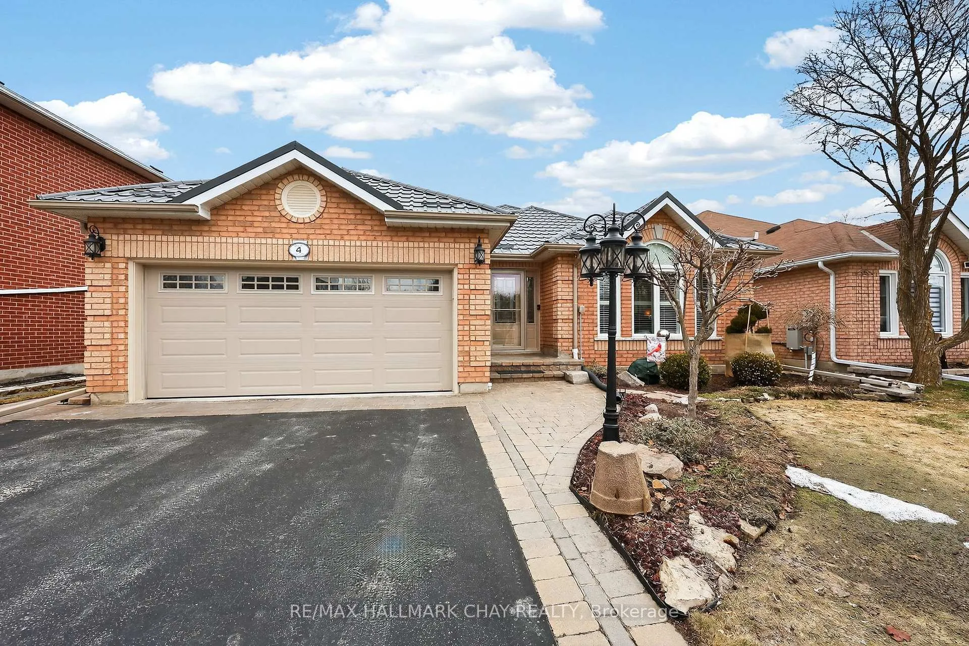 Photo 1 of 4 Darling Crescent, New Tecumseth, Alliston — HOMEH