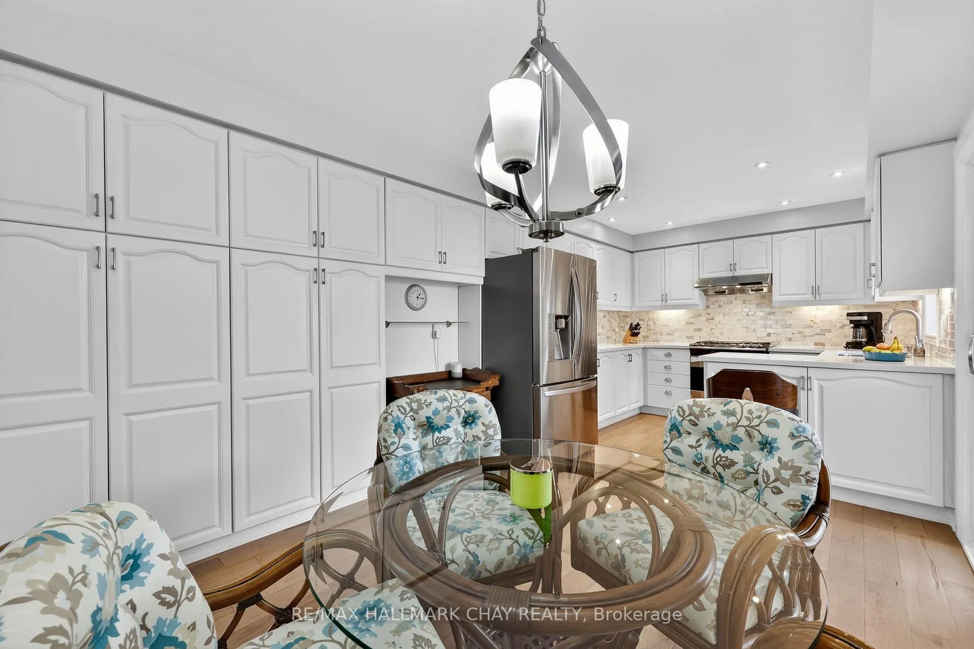 Photo 5 of 4 Darling Crescent, New Tecumseth, Alliston — HOMEH