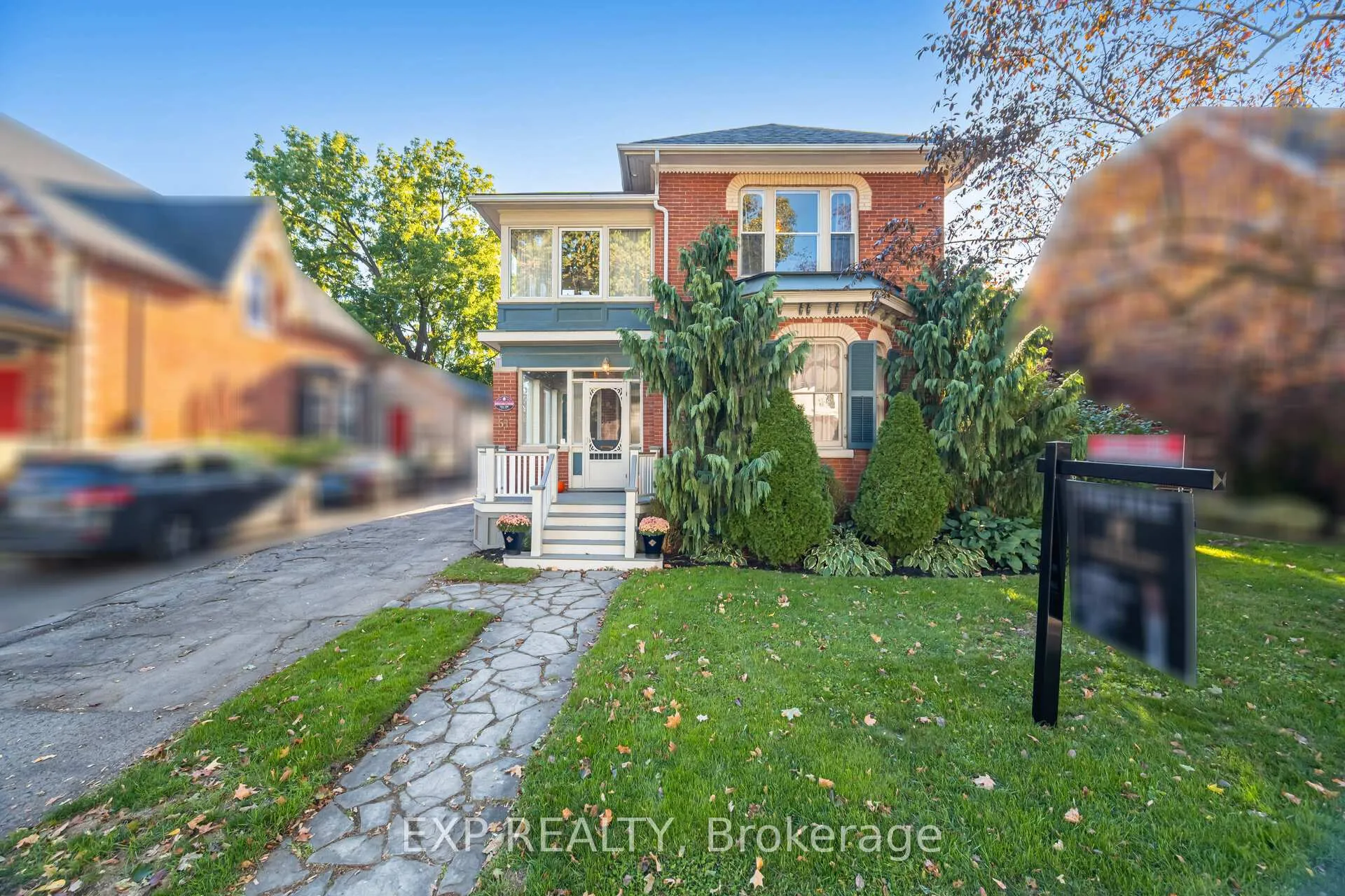 Photo 2 of 51 Chapel Street, Brampton, Downtown Brampton — HOMEH