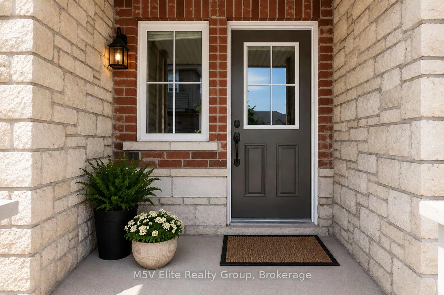 Photo 2 of 5010 Desantis Drive, Lincoln, Beamsville — HOMEH