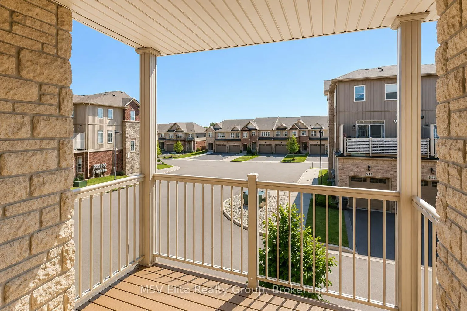 Photo 17 of 5010 Desantis Drive, Lincoln, Beamsville — HOMEH