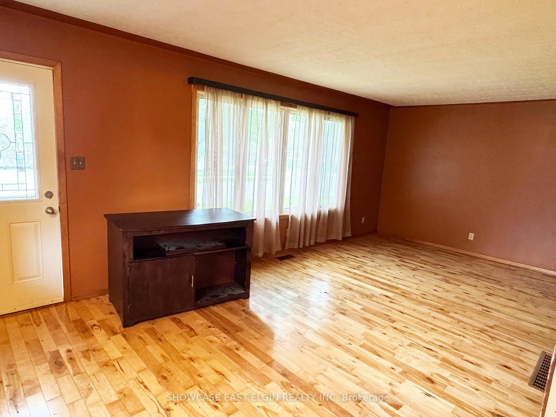 Photo 3 of 21 Clarence Street, Aylmer — HOMEH