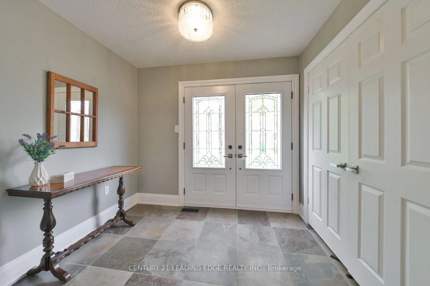 Photo 4 of 131 Reeve Drive, Markham, Markham Village — HOMEH