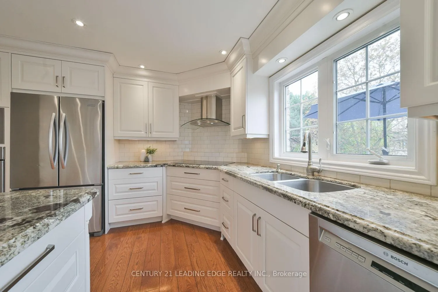 Photo 15 of 131 Reeve Drive, Markham, Markham Village — HOMEH