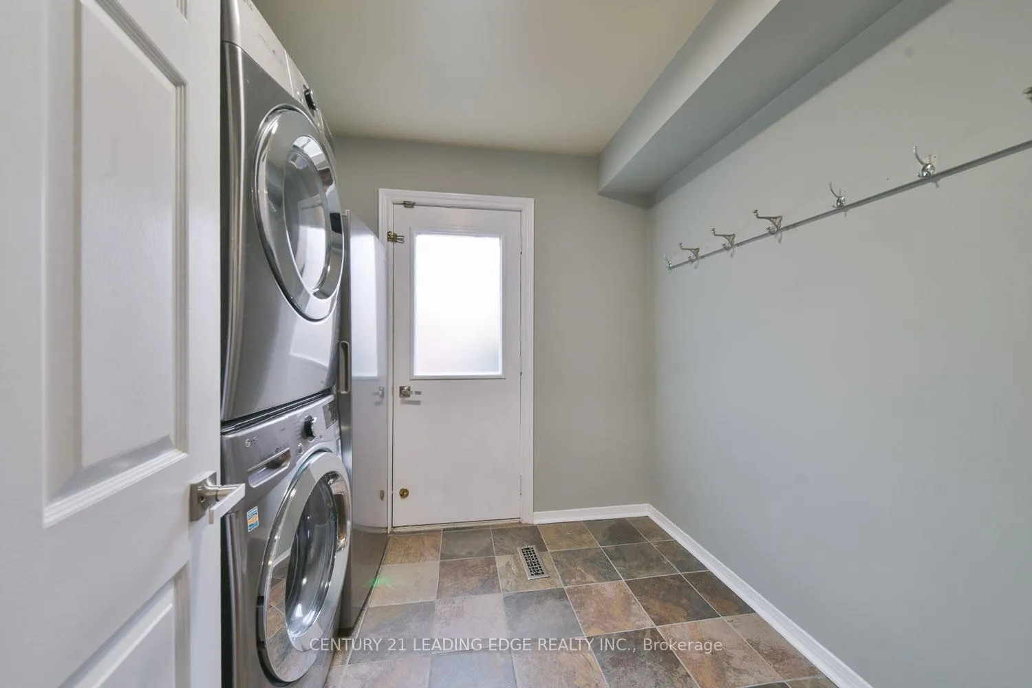 Photo 20 of 131 Reeve Drive, Markham, Markham Village — HOMEH