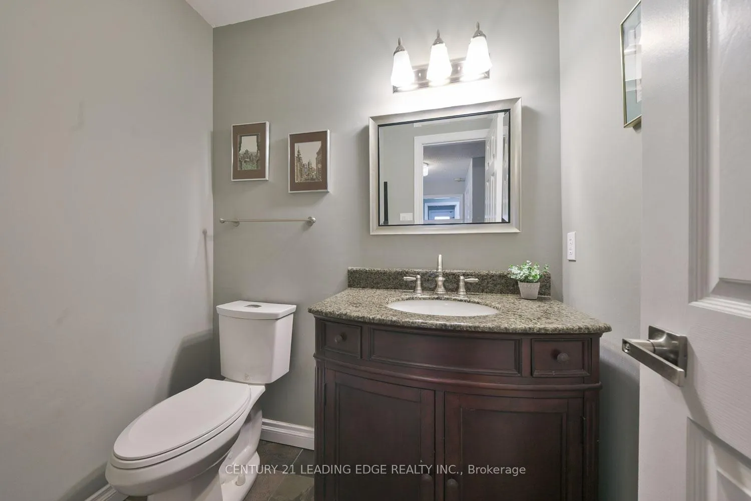 Photo 21 of 131 Reeve Drive, Markham, Markham Village — HOMEH