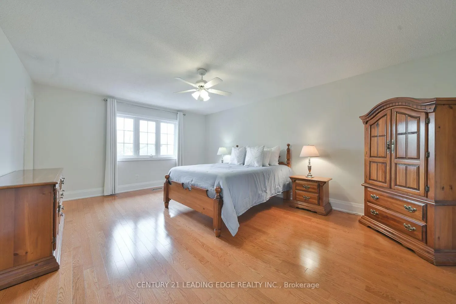 Photo 31 of 131 Reeve Drive, Markham, Markham Village — HOMEH