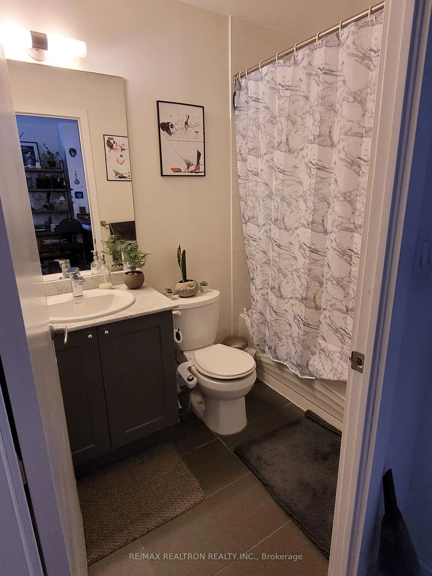 Photo 10 of Unit 201, 4070 Confederation Parkway, Mississauga, City Centre — HOMEH