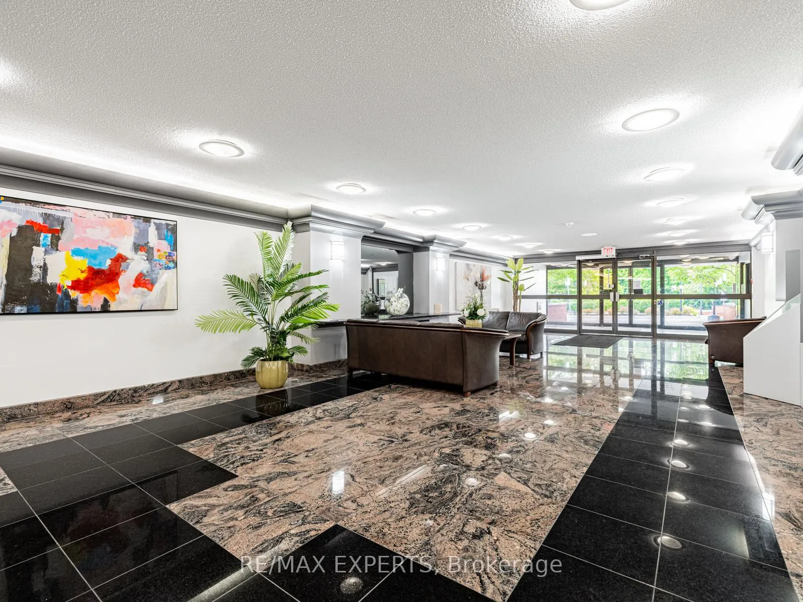 Photo 2 of Unit 215, 100 Arbors Lane, Vaughan, West Woodbridge — HOMEH
